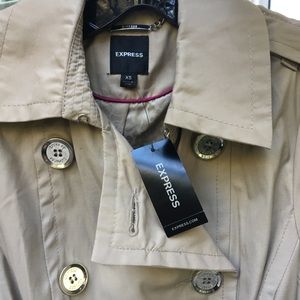 🌺 🎉Clearance Sale 🌺 NWT 🎉 Express Tan Coat!
